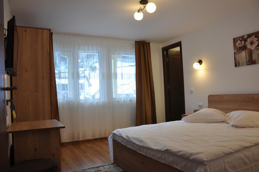 Pensiunea La Ionica Dîmbovicioara Extérieur photo