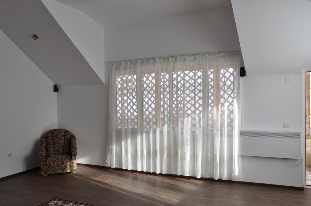 Pensiunea La Ionica Dîmbovicioara Extérieur photo