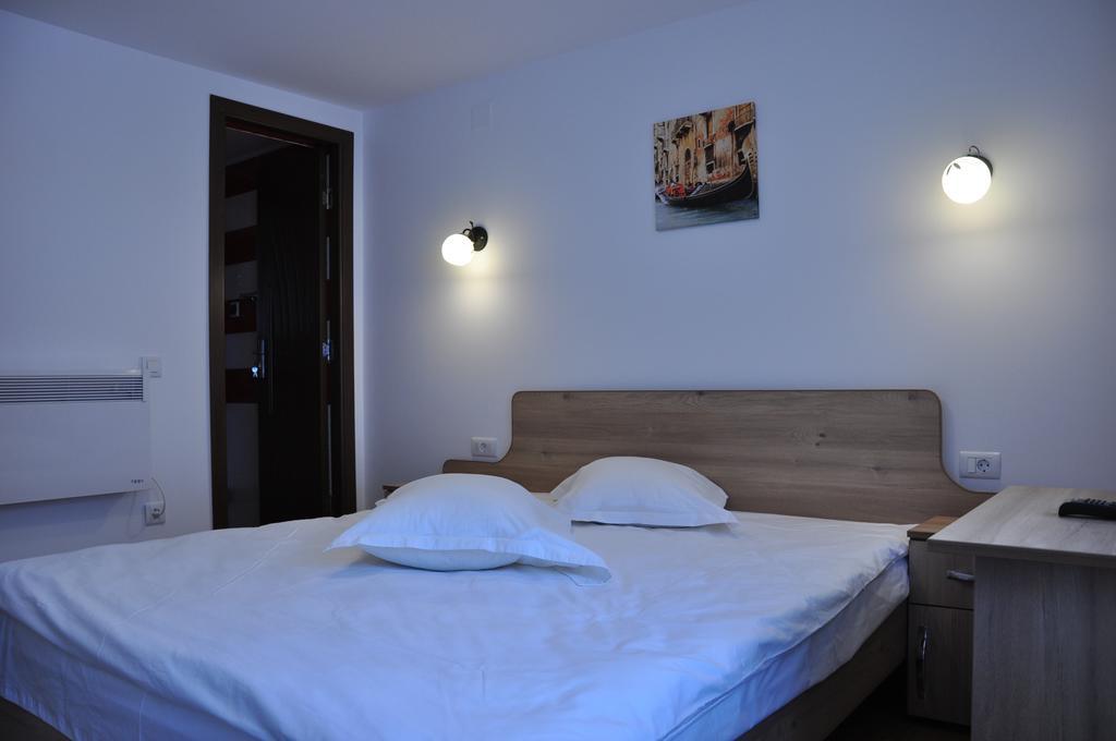 Pensiunea La Ionica Dîmbovicioara Extérieur photo