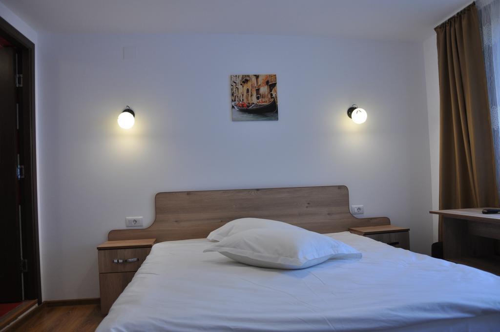 Pensiunea La Ionica Dîmbovicioara Extérieur photo