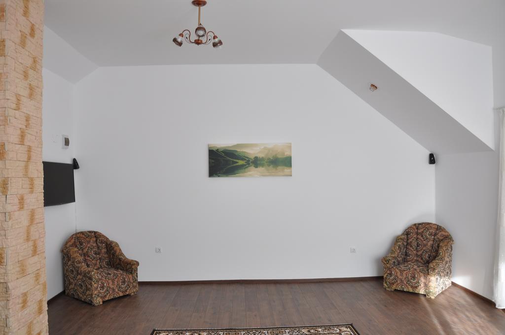Pensiunea La Ionica Dîmbovicioara Extérieur photo
