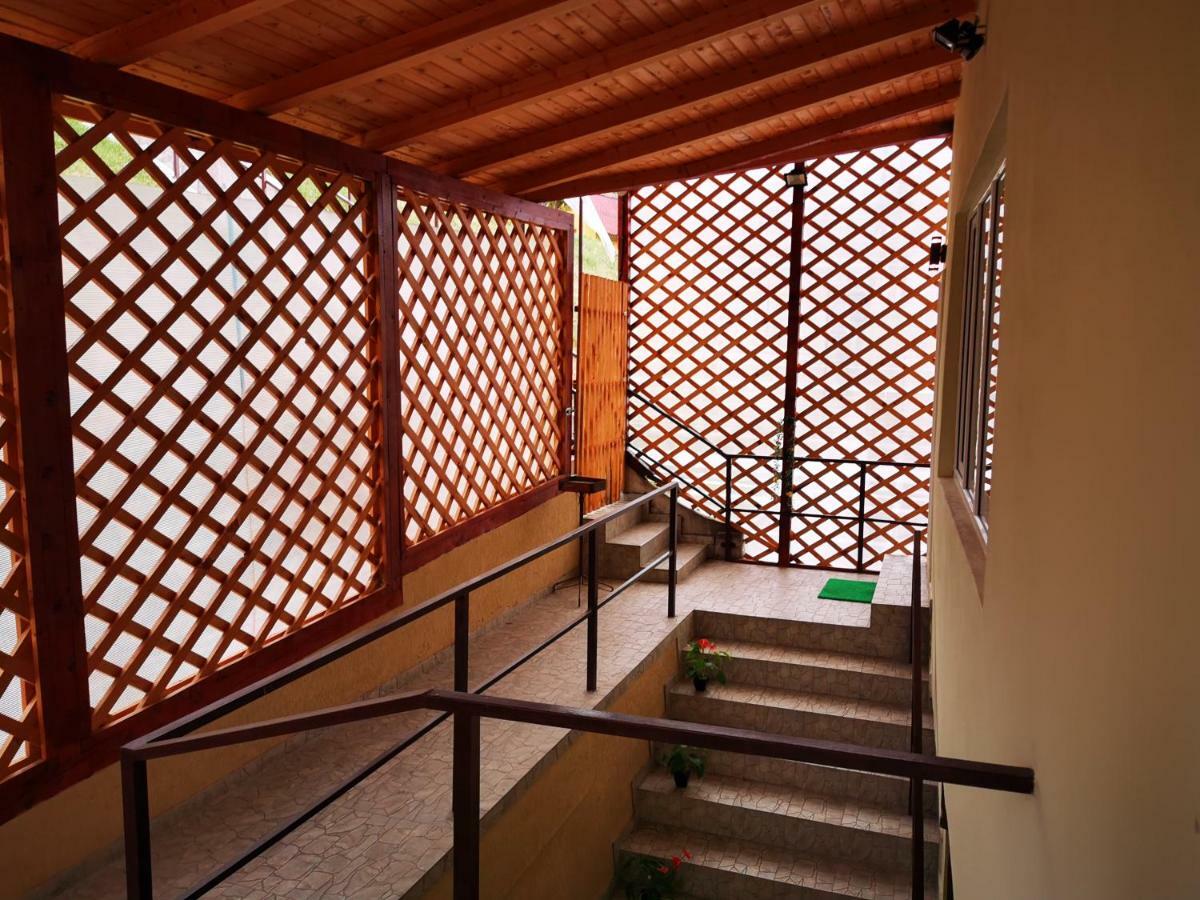 Pensiunea La Ionica Dîmbovicioara Extérieur photo